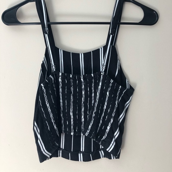 🌟 Striped Hollister Crop 🌟 - Picture 2 of 2